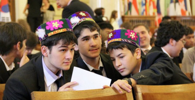 Челябинск школьник таджики. Студенты Таджикистана. Школа в Таджикистане.